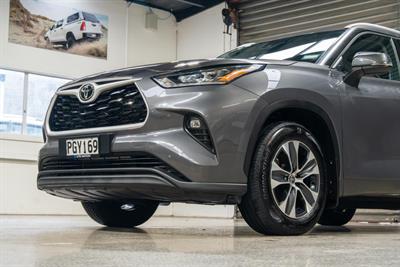 2022 Toyota Highlander - Thumbnail