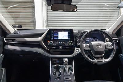 2022 Toyota Highlander - Thumbnail