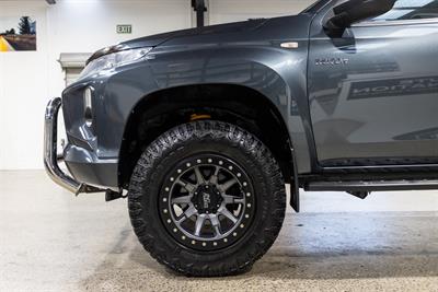 2020 Mitsubishi Triton - Thumbnail