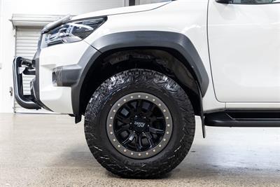 2024 Toyota Hilux - Thumbnail