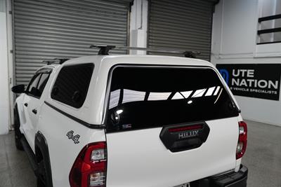 2022 Toyota Hilux - Thumbnail