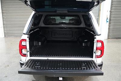 2022 Toyota Hilux - Thumbnail
