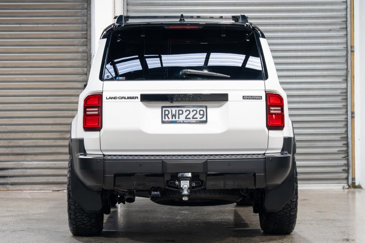 2025 Toyota LANDCRUISER PRADO
