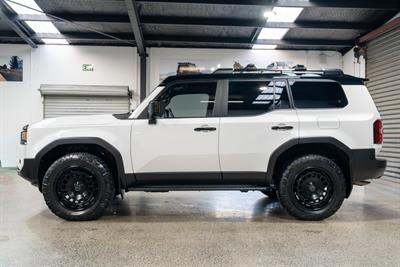 2025 Toyota LANDCRUISER PRADO - Thumbnail