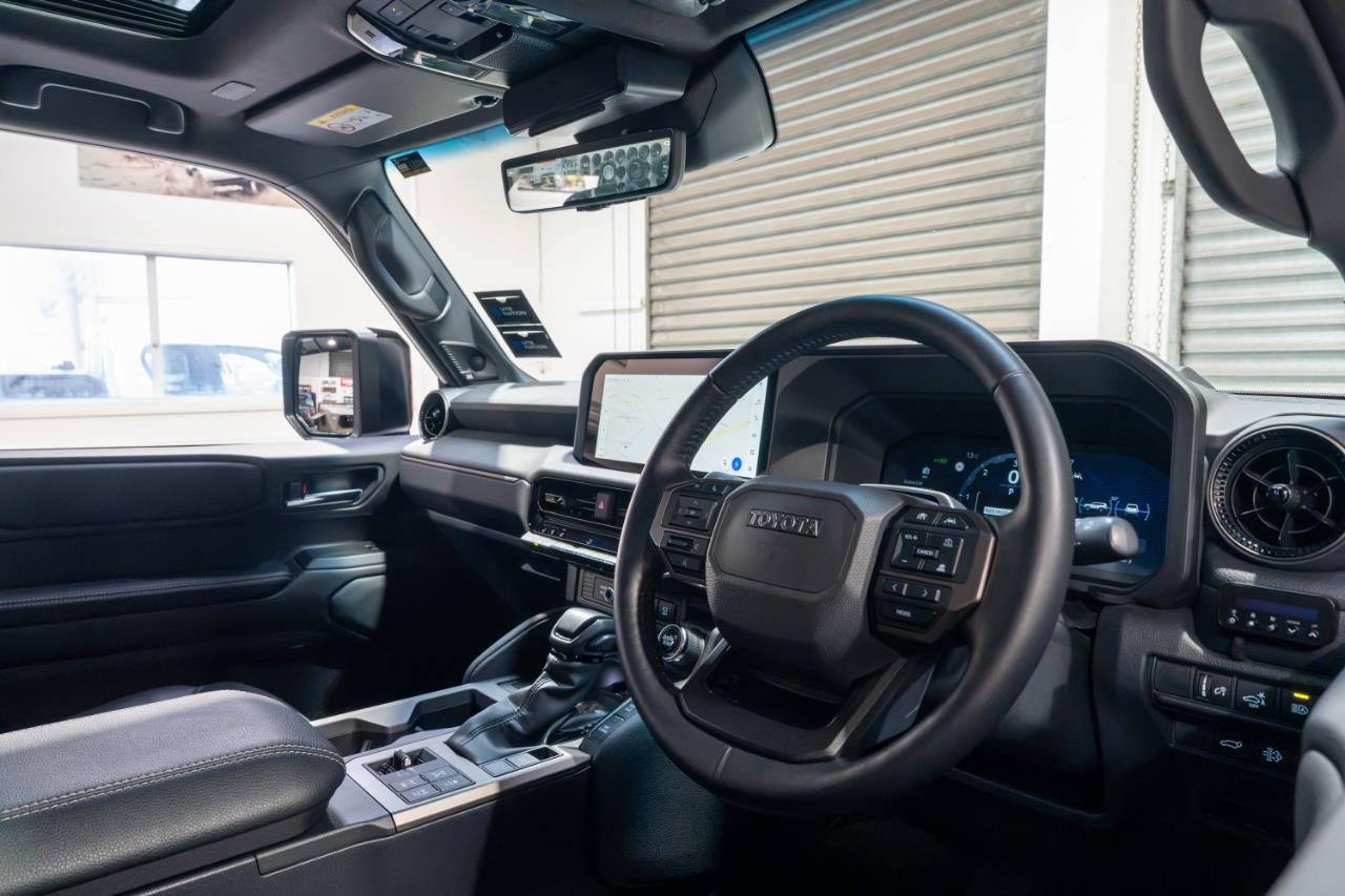2025 Toyota LANDCRUISER PRADO