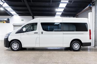 2019 Toyota Hiace - Thumbnail