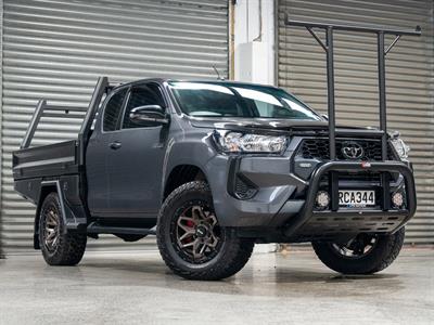 2025 Toyota Hilux - Thumbnail