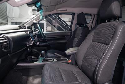 2025 Toyota Hilux - Thumbnail