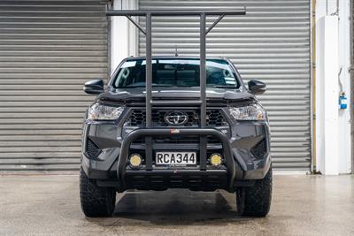 2025 Toyota Hilux - Thumbnail