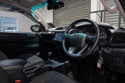 2025 Toyota Hilux - Thumbnail