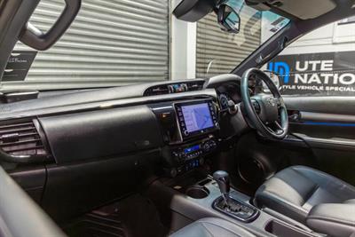2025 Toyota Hilux - Thumbnail
