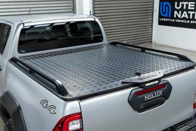 2025 Toyota Hilux - Thumbnail