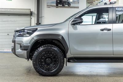 2025 Toyota Hilux - Thumbnail