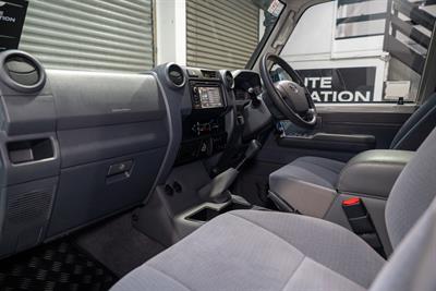 2019 Toyota Landcruiser - Thumbnail