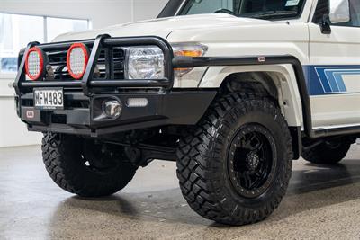 2019 Toyota Landcruiser - Thumbnail