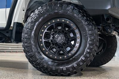 2019 Toyota Landcruiser - Thumbnail
