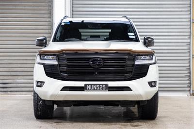 2021 Toyota Landcruiser - Thumbnail