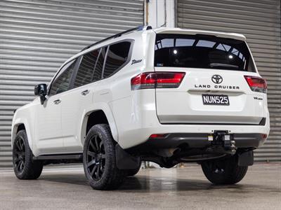 2021 Toyota Landcruiser - Thumbnail