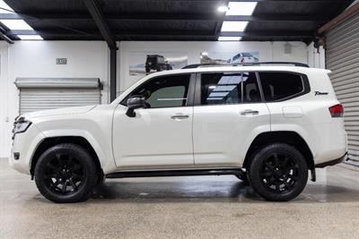 2021 Toyota Landcruiser - Thumbnail