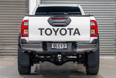 2024 Toyota Hilux - Thumbnail