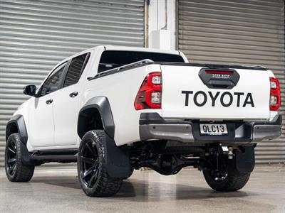 2024 Toyota Hilux - Thumbnail