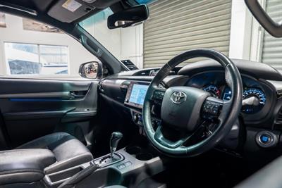 2024 Toyota Hilux - Thumbnail
