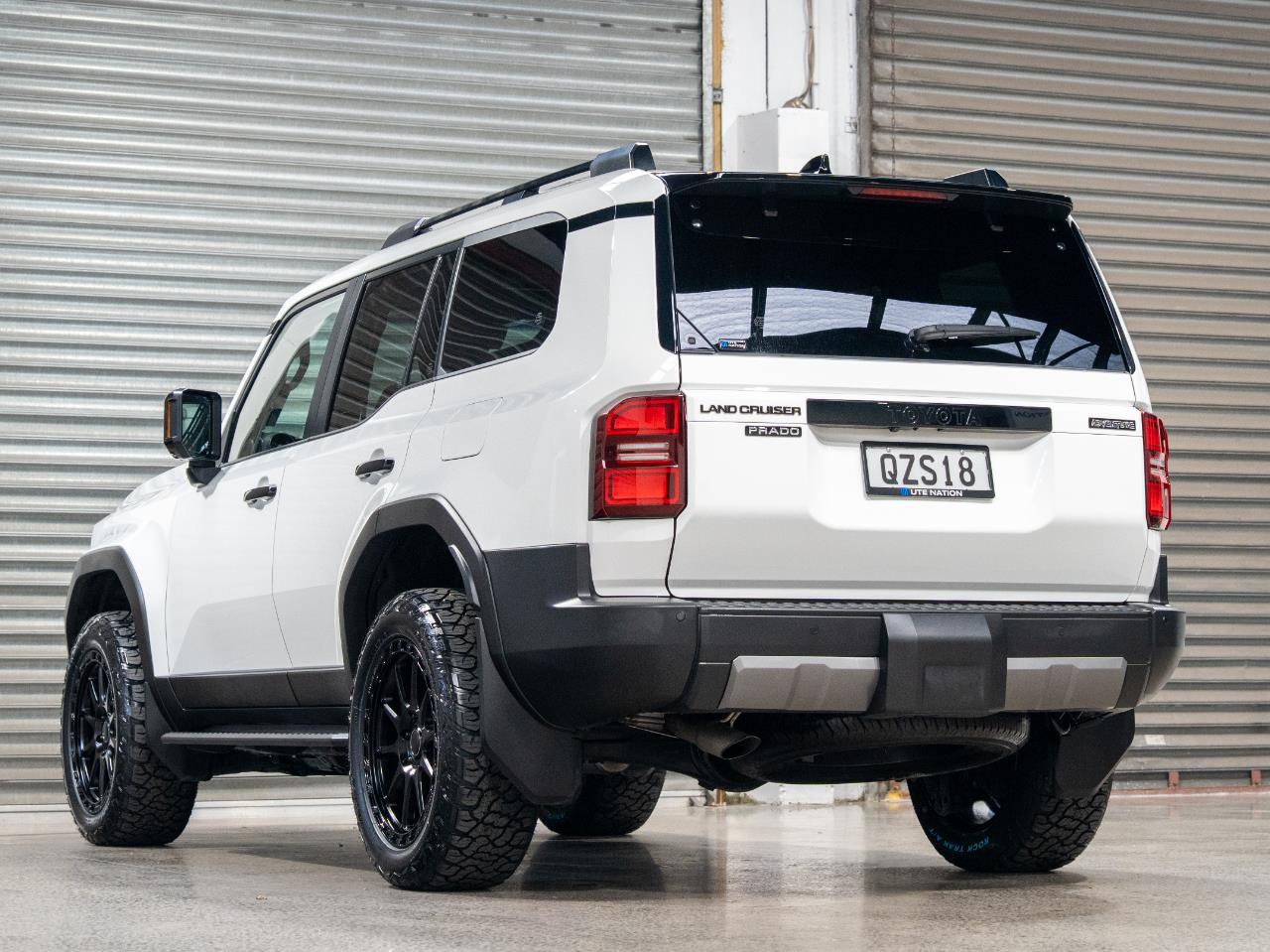 2024 Toyota LANDCRUISER PRADO