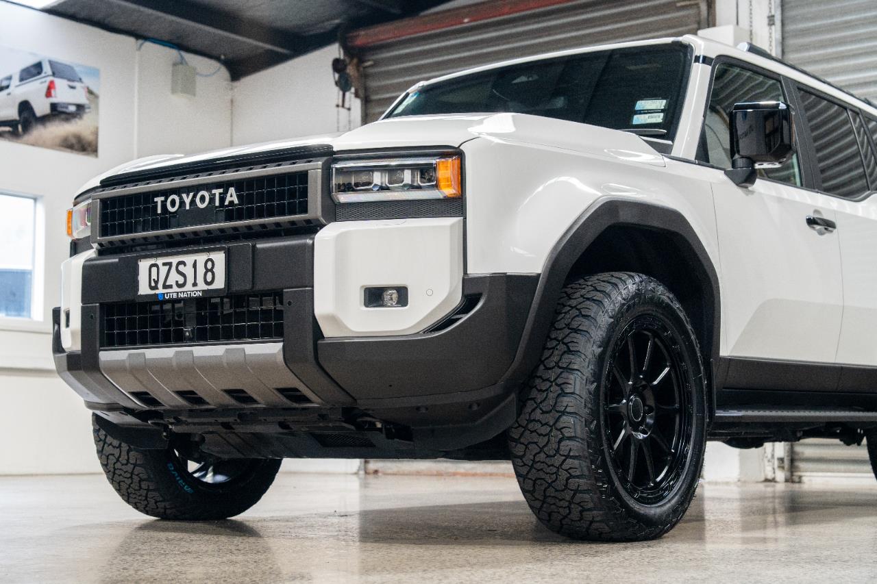 2024 Toyota LANDCRUISER PRADO