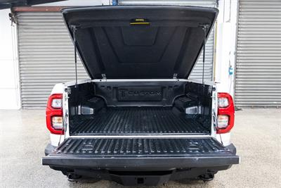2023 Toyota Hilux - Thumbnail
