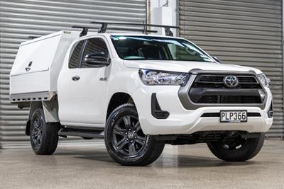 2022 Toyota Hilux - Thumbnail