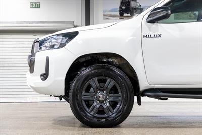 2022 Toyota Hilux - Thumbnail