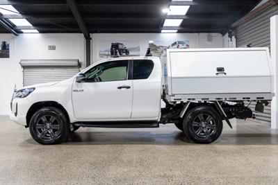 2022 Toyota Hilux - Thumbnail