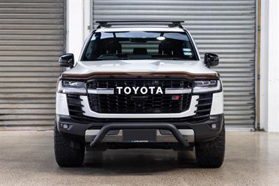 2022 Toyota Landcruiser - Thumbnail