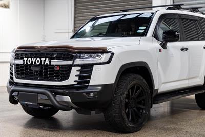 2022 Toyota Landcruiser - Thumbnail