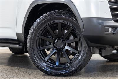 2022 Toyota Landcruiser - Thumbnail
