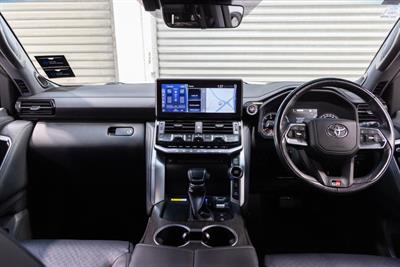 2022 Toyota Landcruiser - Thumbnail
