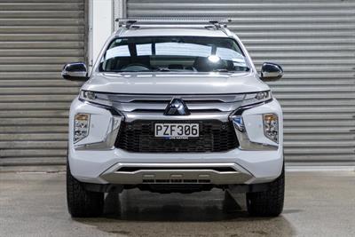 2023 Mitsubishi Pajero Sport - Thumbnail