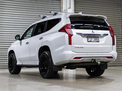 2023 Mitsubishi Pajero Sport - Thumbnail