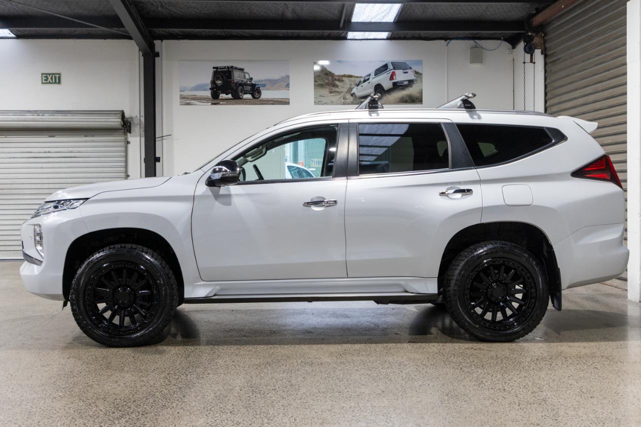 2023 Mitsubishi Pajero Sport