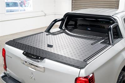 2022 Mitsubishi Triton - Thumbnail