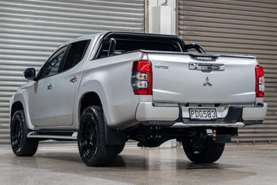 2022 Mitsubishi Triton - Thumbnail