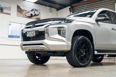 2022 Mitsubishi Triton - Thumbnail