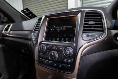 2017 Jeep Grand Cherokee - Thumbnail