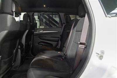 2017 Jeep Grand Cherokee - Thumbnail