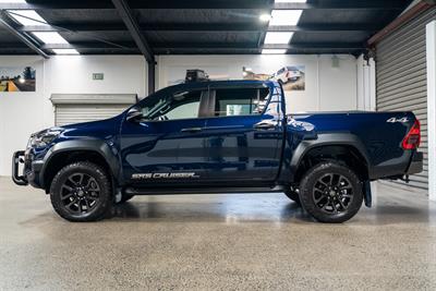 2023 Toyota Hilux - Thumbnail