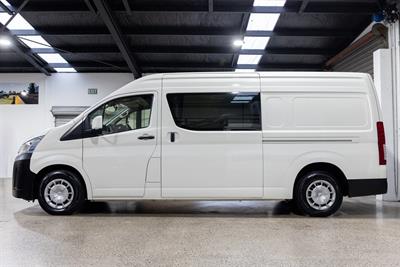 2021 Toyota Hiace - Thumbnail