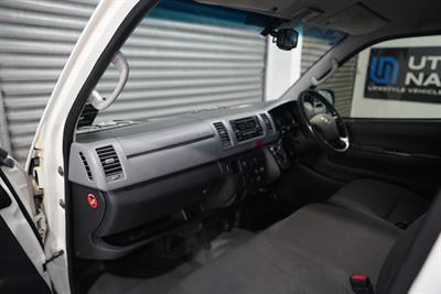 2014 Toyota Hiace - Thumbnail