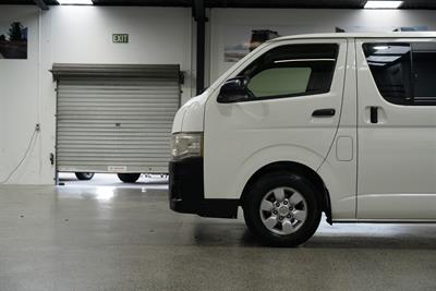2014 Toyota Hiace - Thumbnail