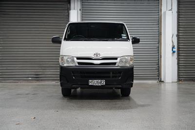 2014 Toyota Hiace - Thumbnail