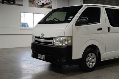 2014 Toyota Hiace - Thumbnail